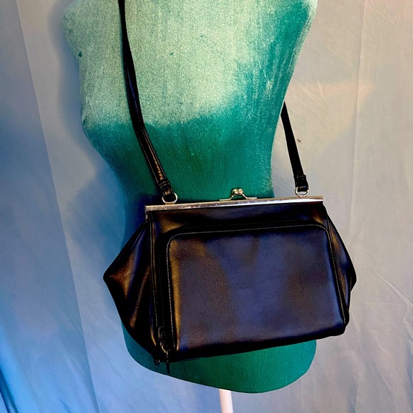 Vintage Handbags - Vintage black leather shoulder bag